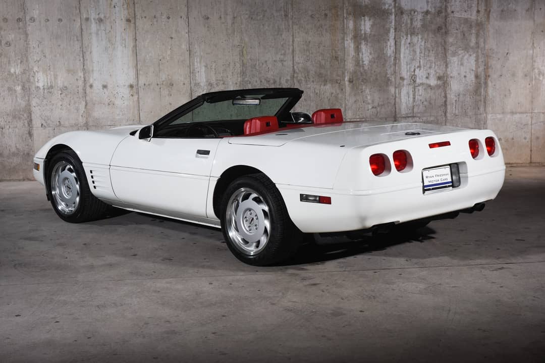 1991 Chevrolet Corvette — photo 17