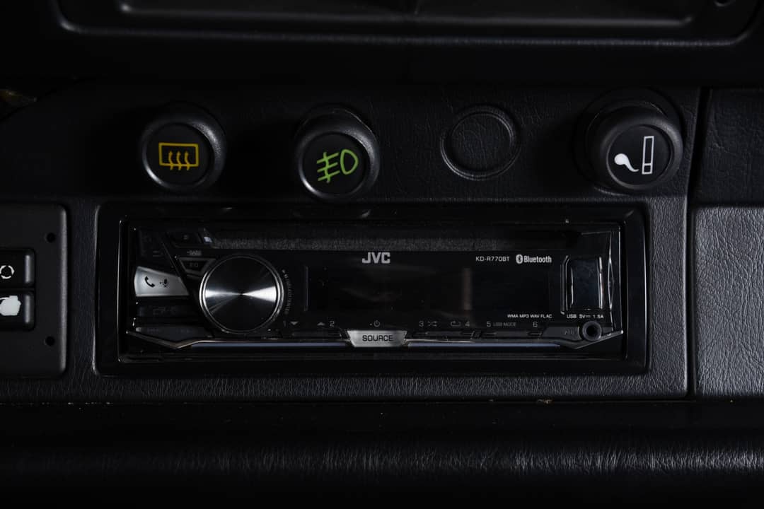 1990 Porsche 911 Carrera 2 — photo 19