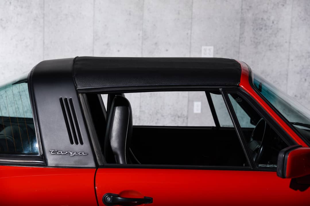 1990 Porsche 911 Carrera 2 — photo 30