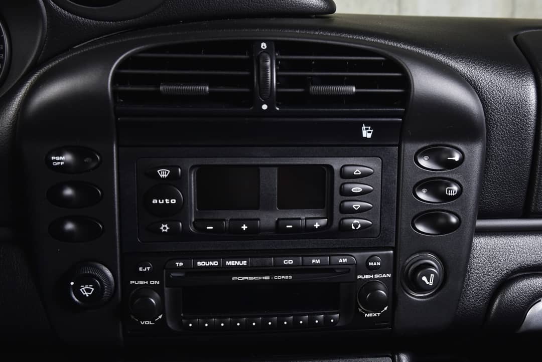 2004 Porsche 911 Carrera — photo 25