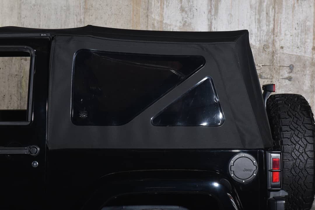 2016 Jeep Wrangler Sport — photo 10