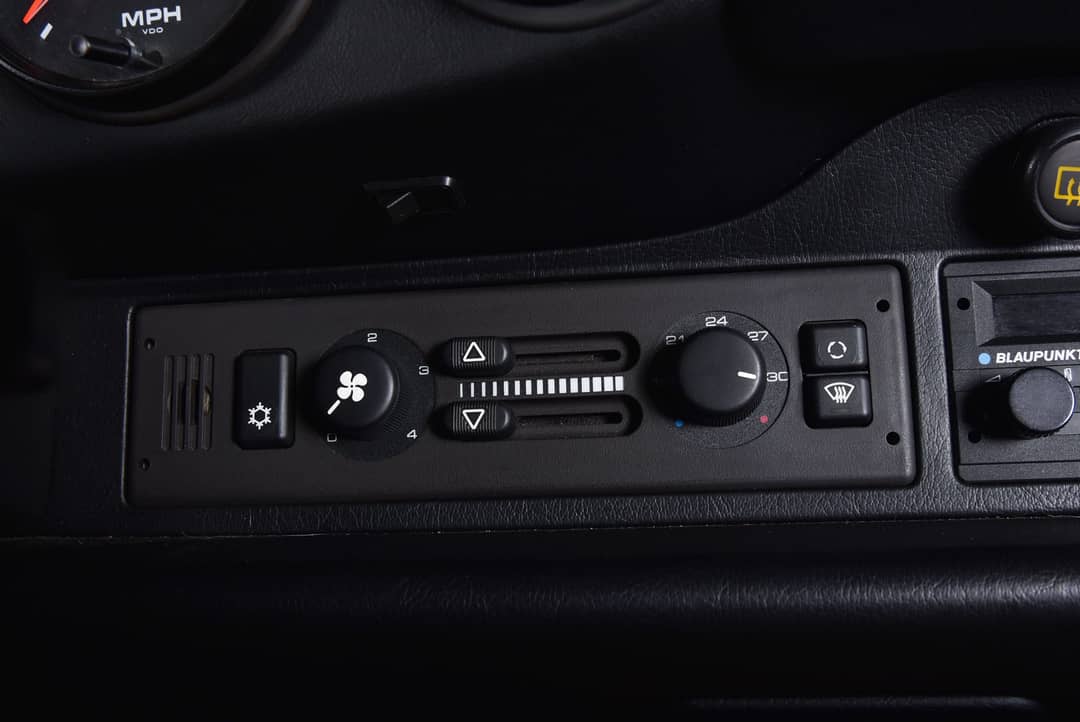 1990 Porsche 911 Carrera 2 — photo 34