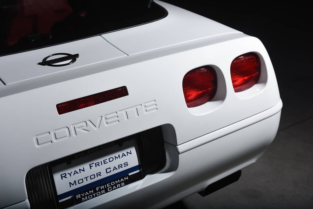 1992 Chevrolet Corvette — photo 11