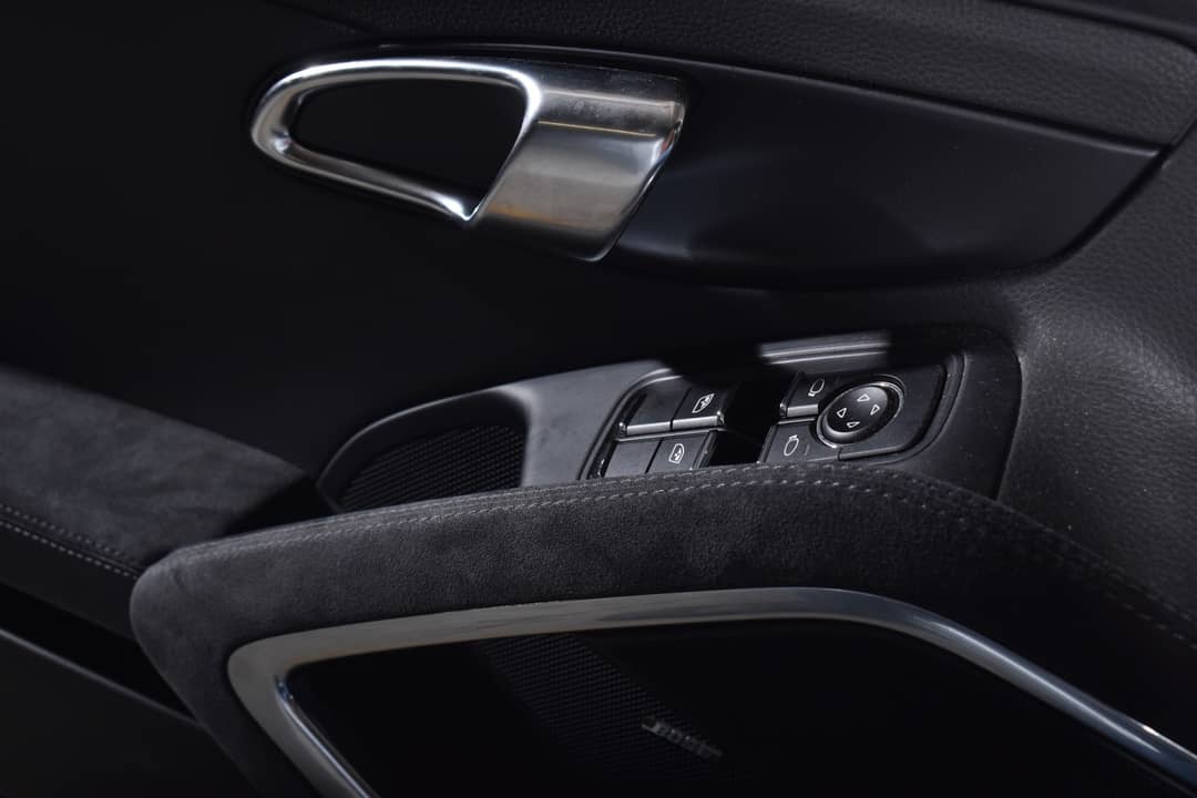 2016 Porsche 911 Carrera GTS — photo 28