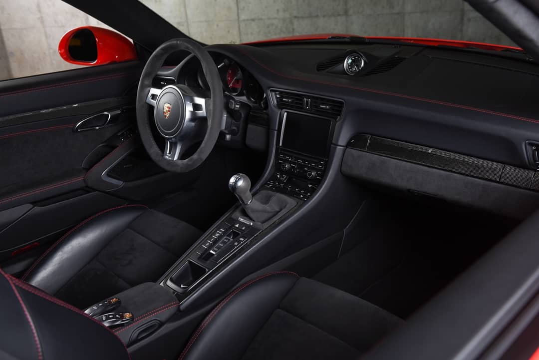 2015 Porsche 911 Carrera GTS — photo 33
