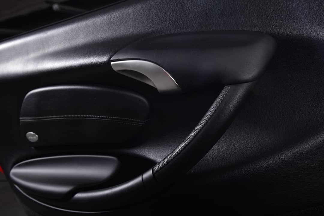 2000 Porsche Boxster Base — photo 32