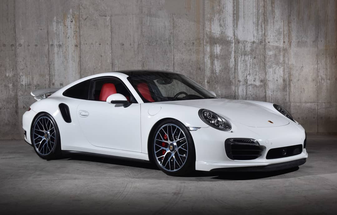 2015 Porsche 911 Turbo S — photo 2