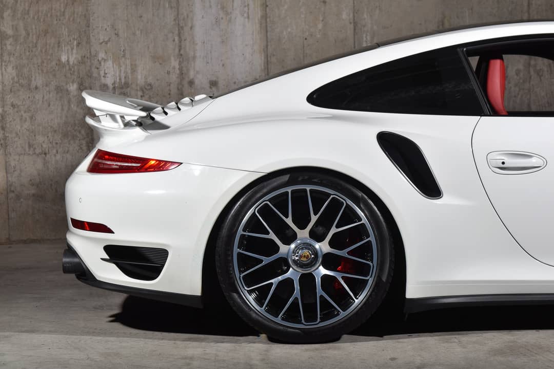 2015 Porsche 911 Turbo S — photo 11
