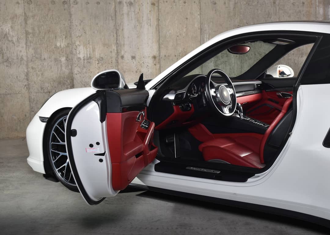 2015 Porsche 911 Turbo S — photo 22