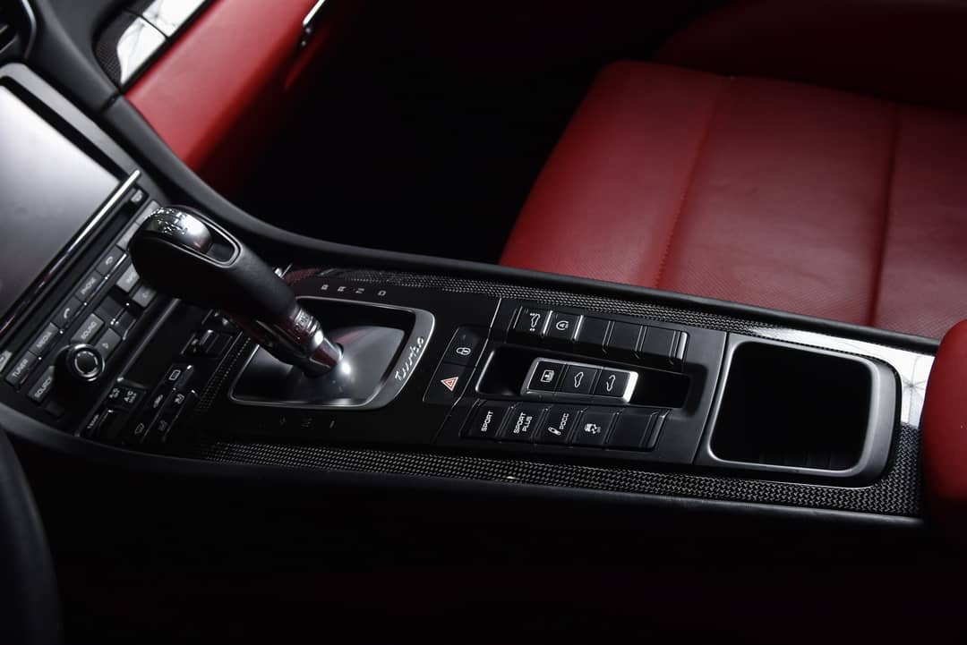 2015 Porsche 911 Turbo S — photo 28