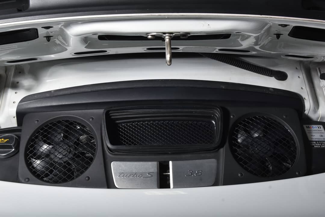 2015 Porsche 911 Turbo S — photo 41