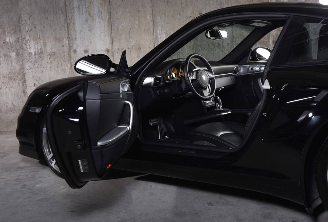 2011 Porsche 911 Turbo S — photo 17