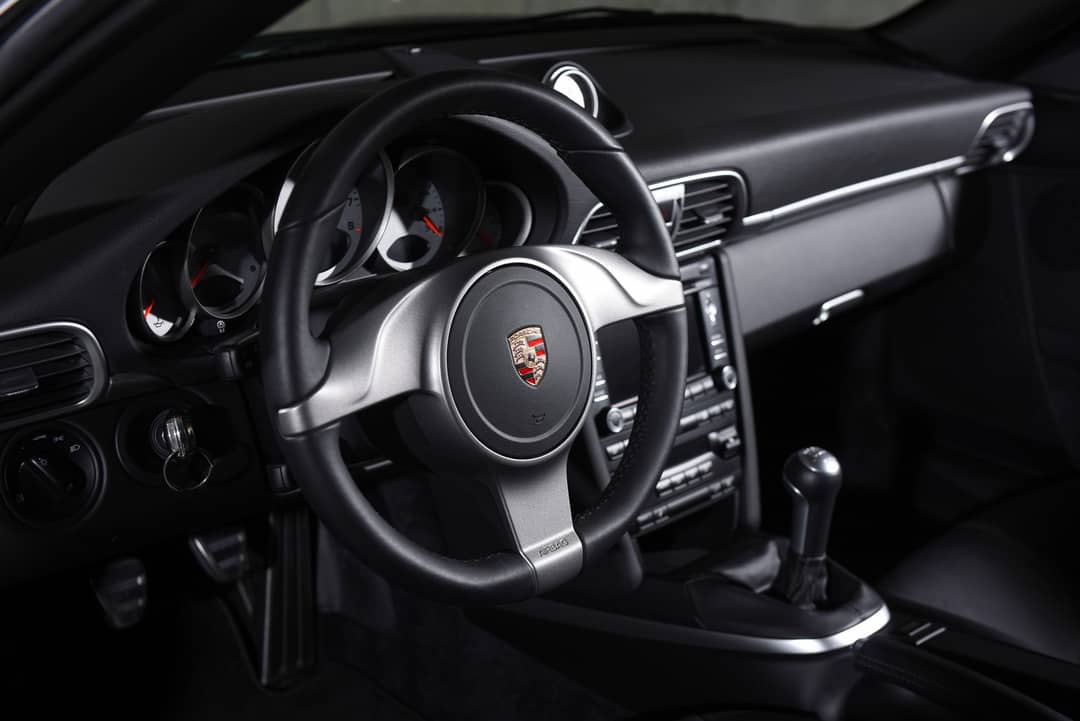 2010 Porsche 911 Carrera 4S — photo 25