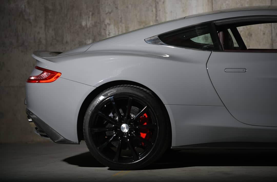 2014 Aston Martin Vanquish — photo 13