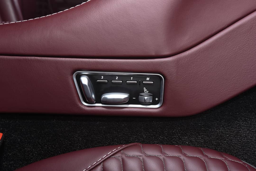 2014 Aston Martin Vanquish — photo 26
