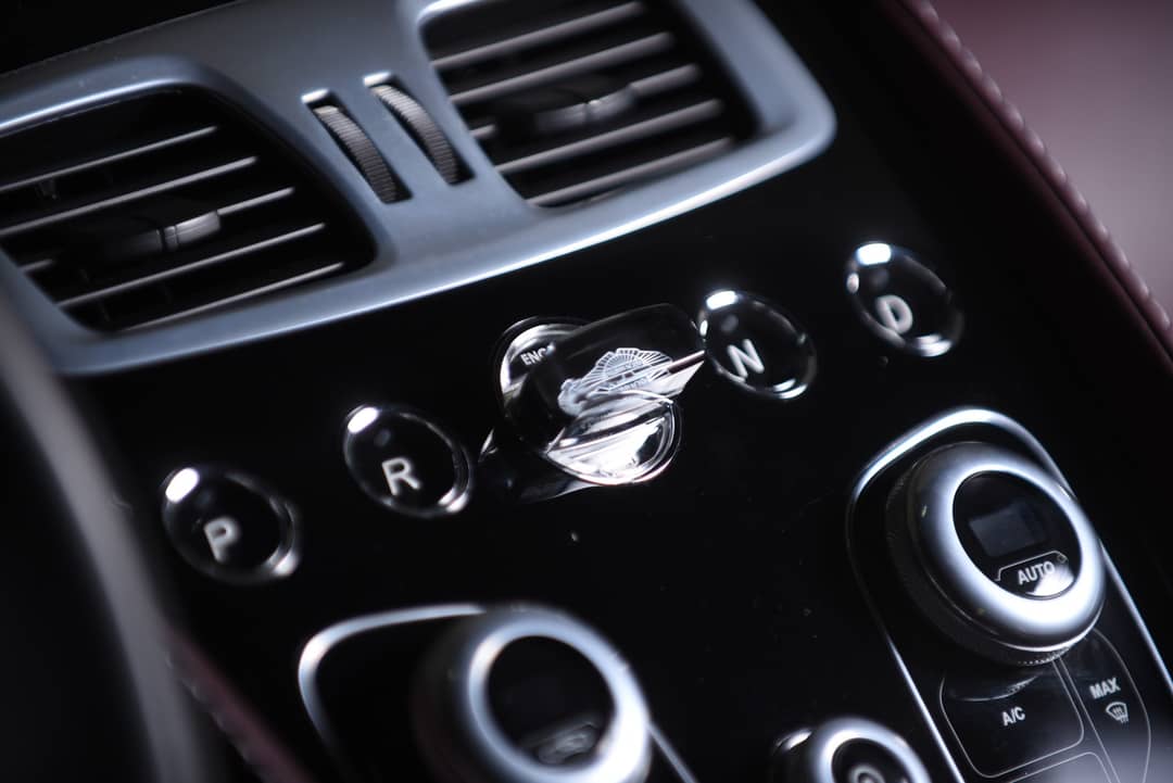 2014 Aston Martin Vanquish — photo 28