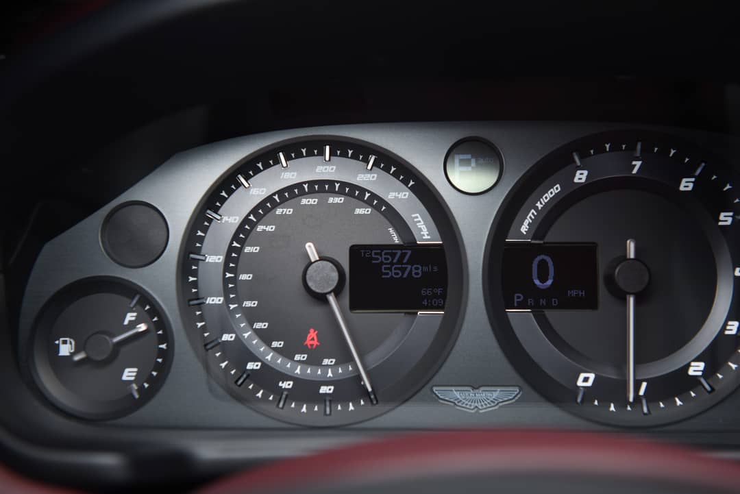 2014 Aston Martin Vanquish — photo 43