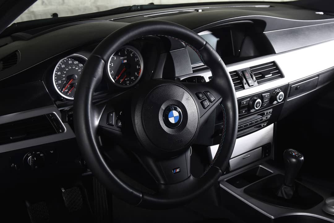 2008 BMW M5 — photo 32
