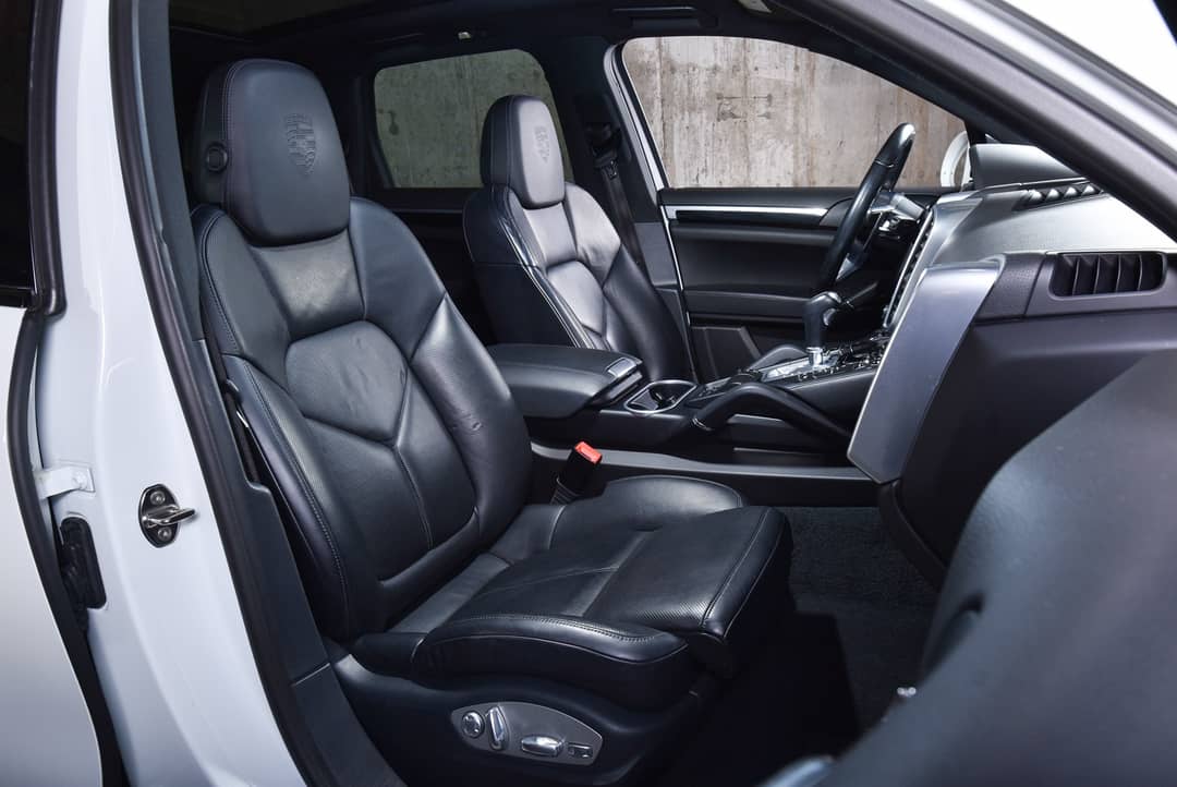 2017 Porsche Cayenne — photo 23