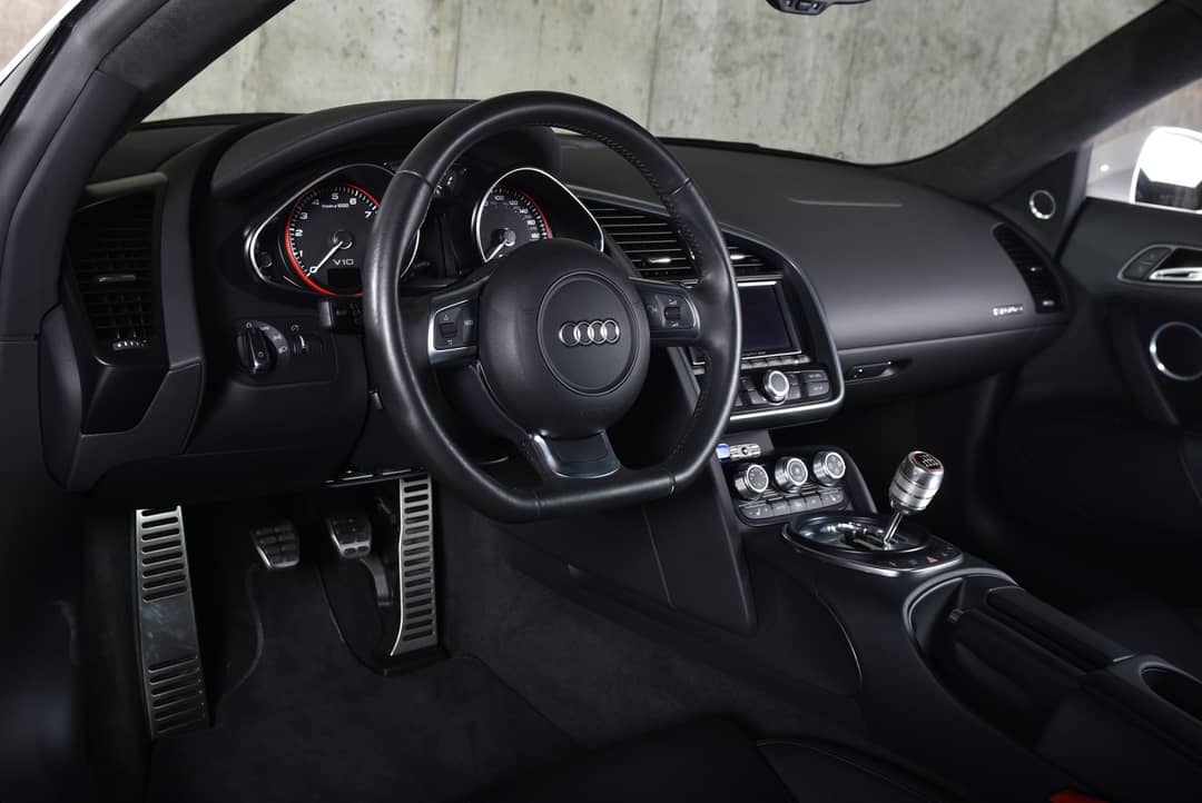 2010 Audi R8 5.2 quattro — photo 21