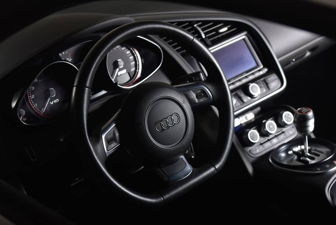 2010 Audi R8 5.2 quattro — photo 22