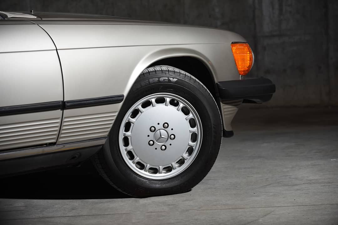 1987 Mercedes-Benz 560-Class 560 SL — photo 6