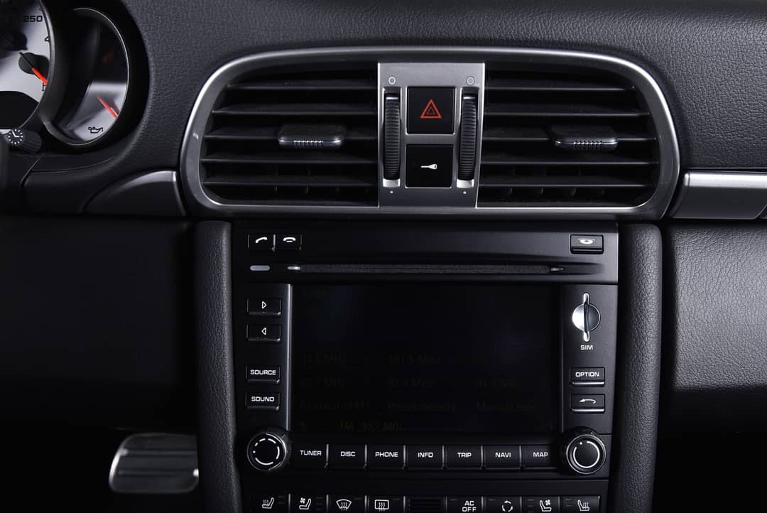 2012 Porsche 911 Carrera 4S — photo 23