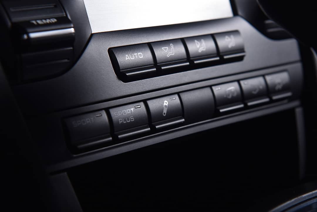 2012 Porsche 911 Carrera 4S — photo 24