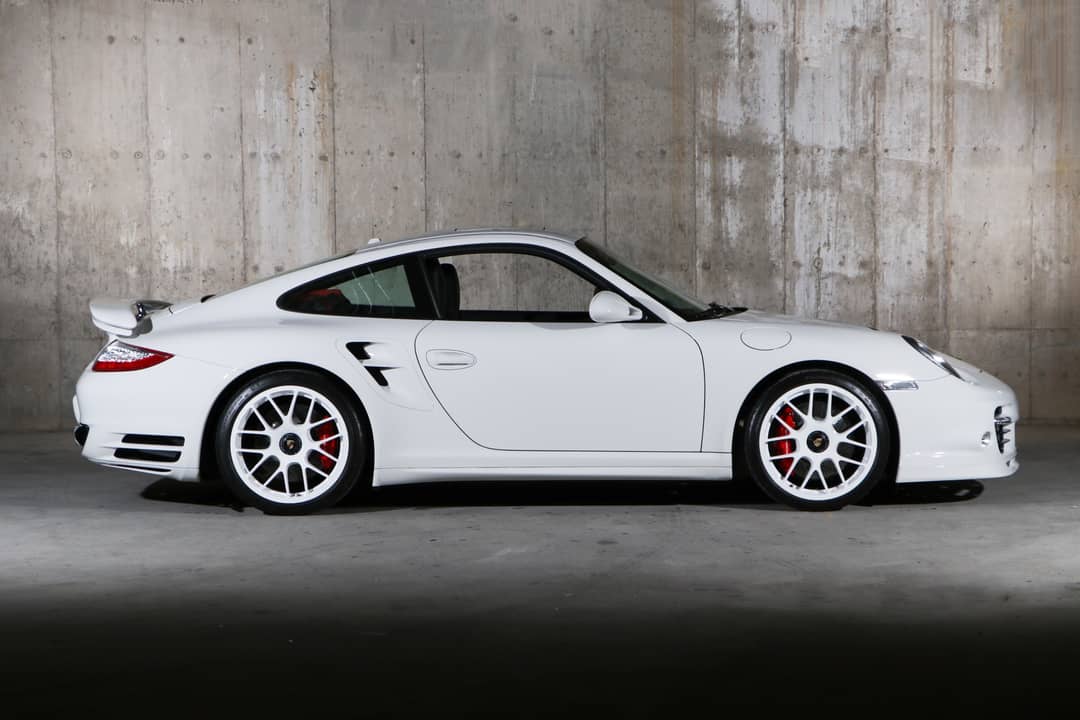 2011 Porsche 911 Turbo — photo 9