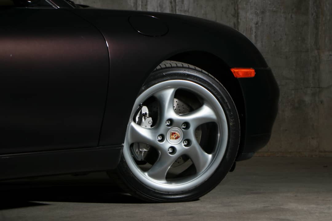 2000 Porsche 911 Carrera 4 Millennium — photo 11