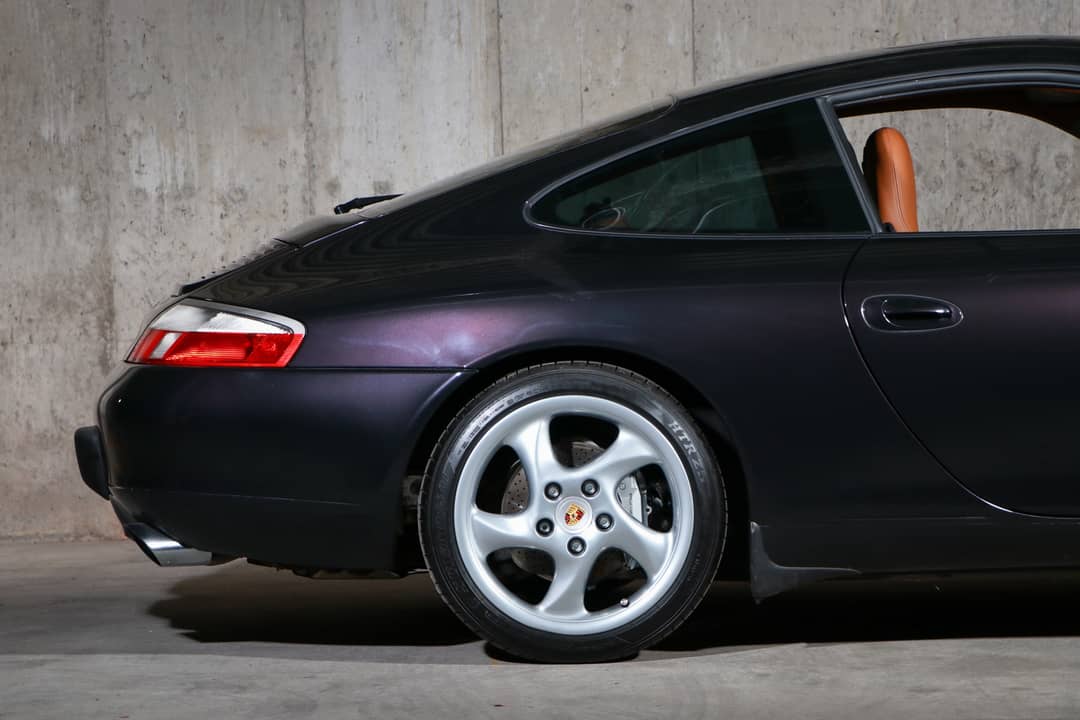 2000 Porsche 911 Carrera 4 Millennium — photo 13