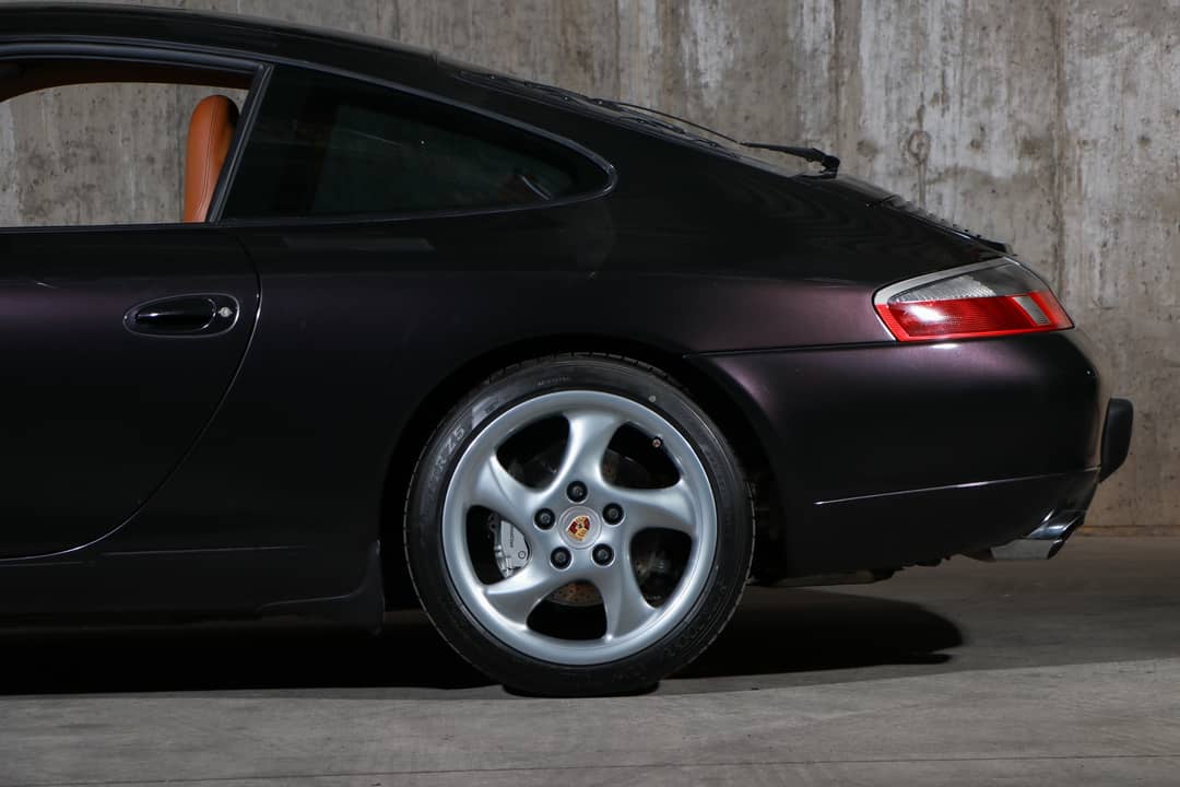 2000 Porsche 911 Carrera 4 Millennium — photo 17