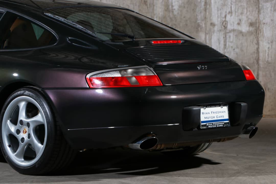 2000 Porsche 911 Carrera 4 Millennium — photo 18