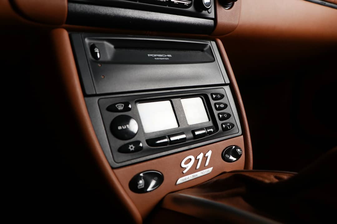 2000 Porsche 911 Carrera 4 Millennium — photo 25