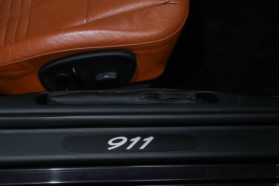 2000 Porsche 911 Carrera 4 Millennium — photo 34