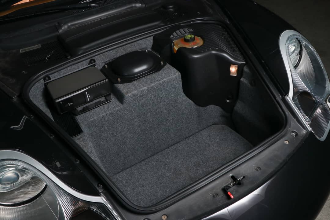 2000 Porsche 911 Carrera 4 Millennium — photo 37