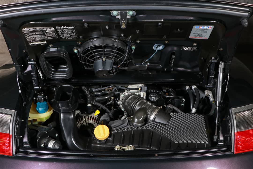 2000 Porsche 911 Carrera 4 Millennium — photo 40