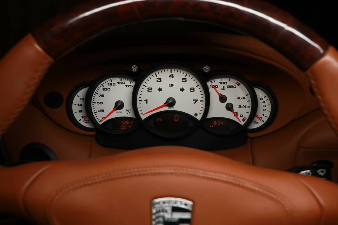 2000 Porsche 911 Carrera 4 Millennium — photo 41