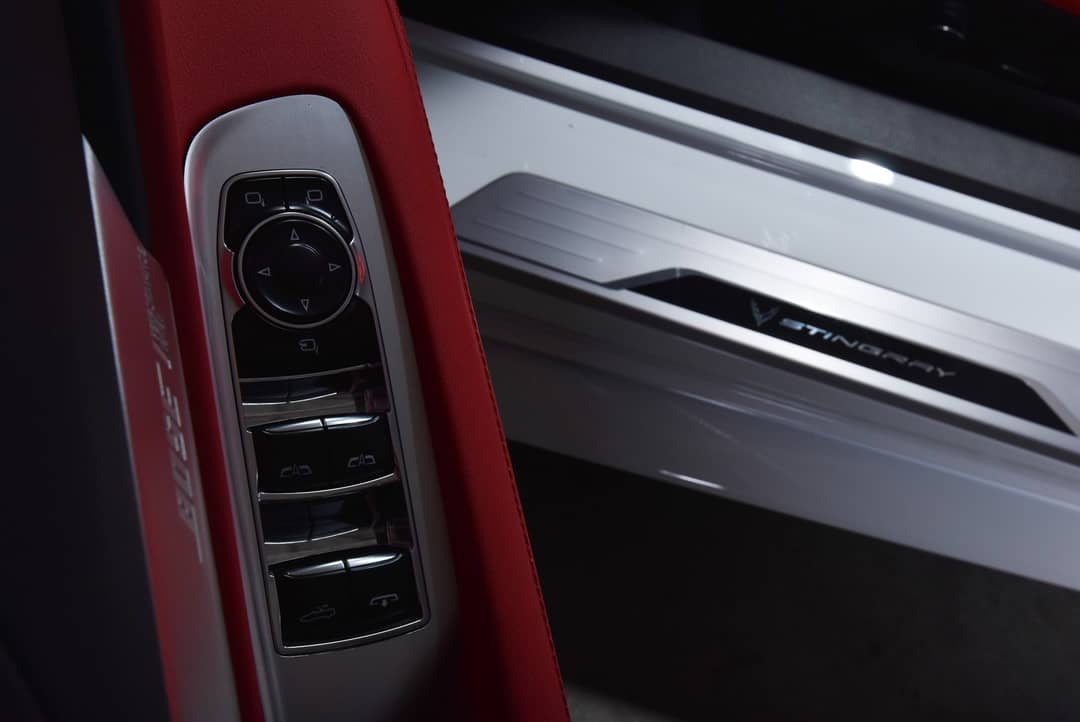 2020 Chevrolet Corvette 2LT Stingray Convertible — photo 25