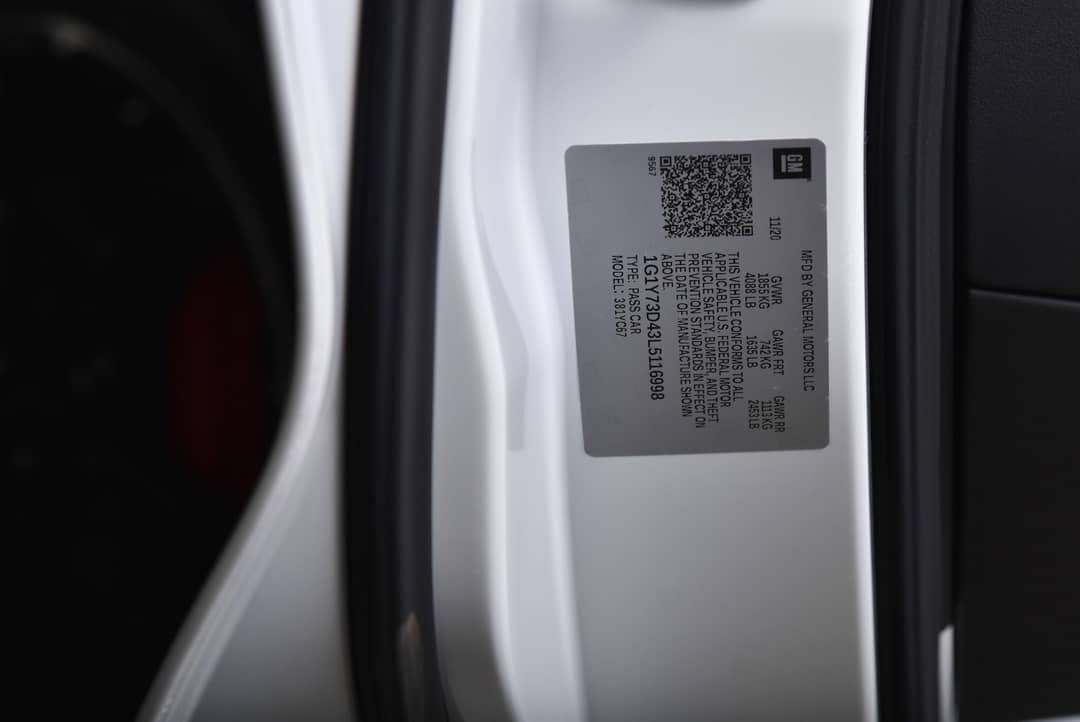 2020 Chevrolet Corvette 2LT Stingray Convertible — photo 36