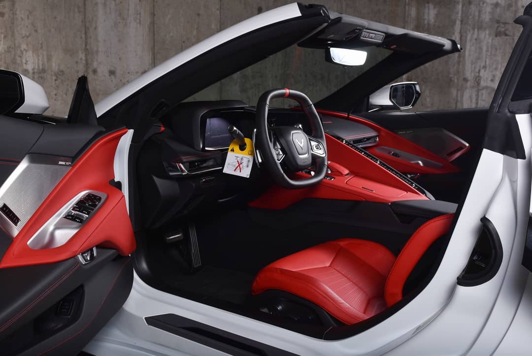 2020 Chevrolet Corvette 2LT Stingray Convertible — photo 37