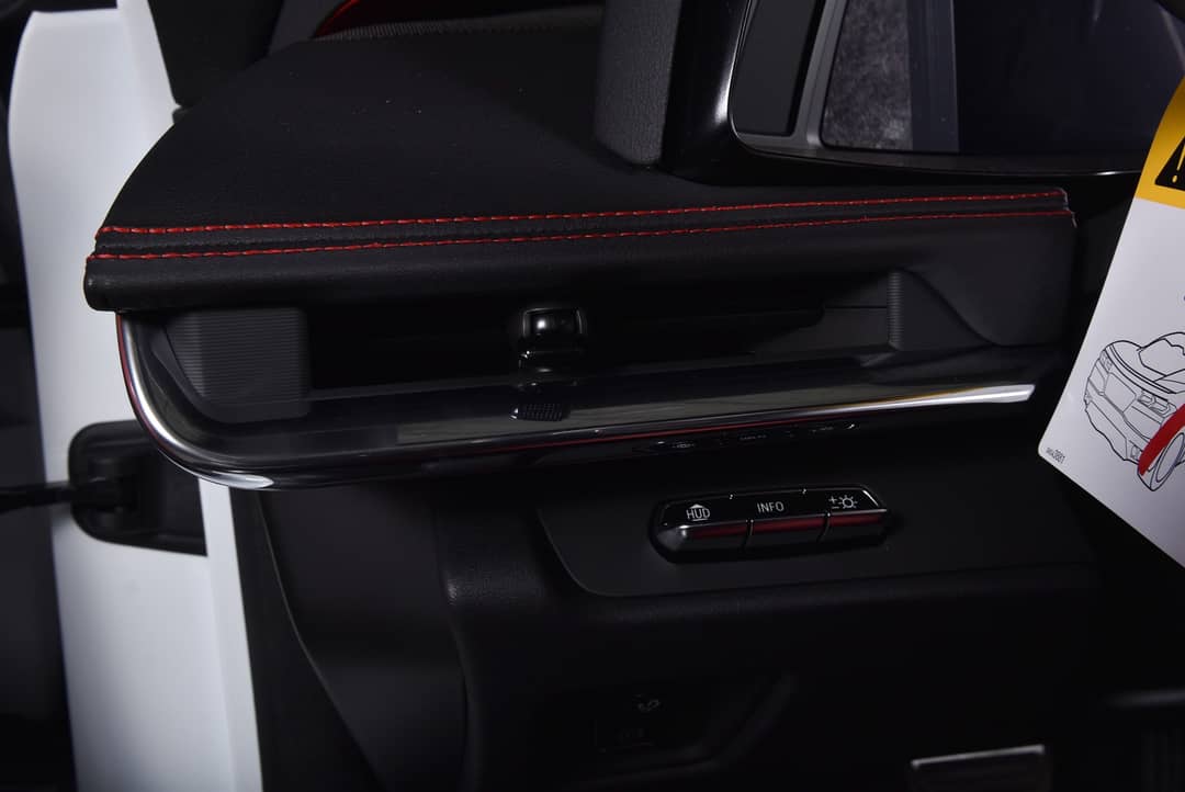 2020 Chevrolet Corvette 2LT Stingray Convertible — photo 41