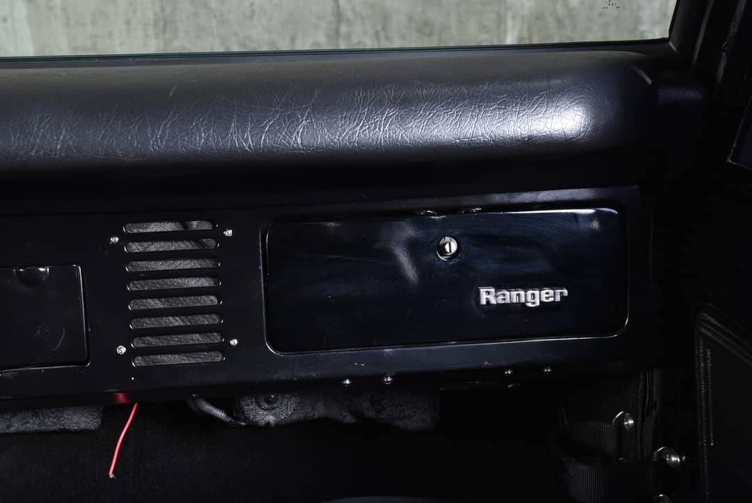 1975 Ford Bronco — photo 24