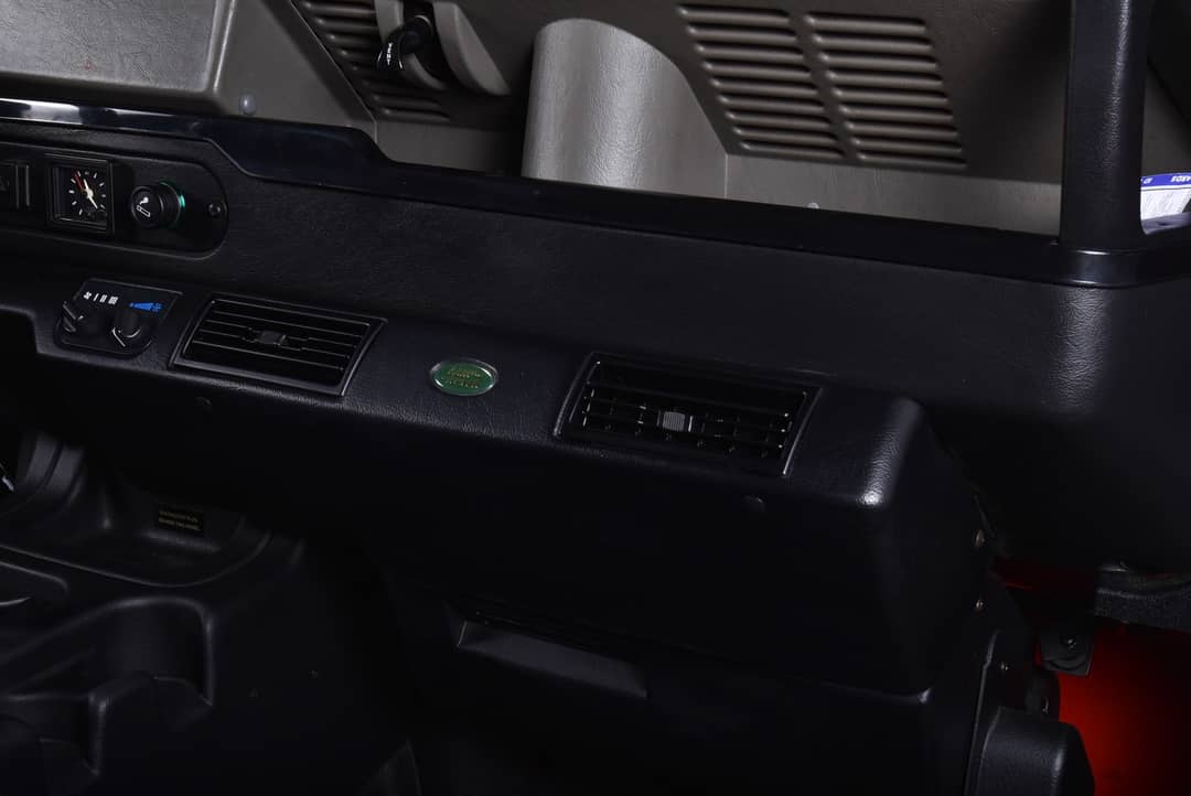 1997 Land Rover Defender 90 — photo 46