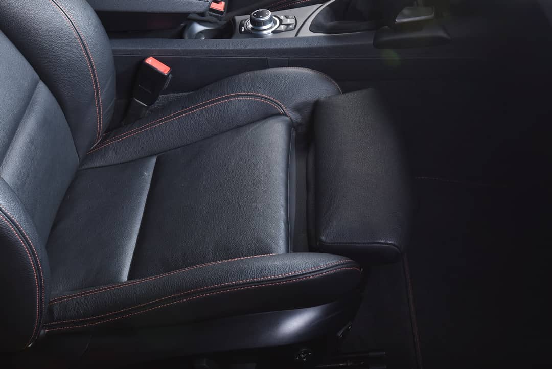 2011 BMW 1 Series M — photo 35