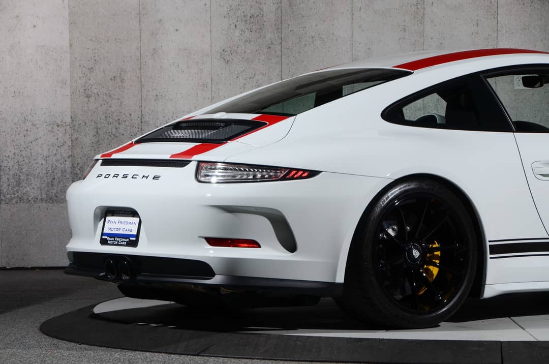 2016 Porsche 911 R — photo 30