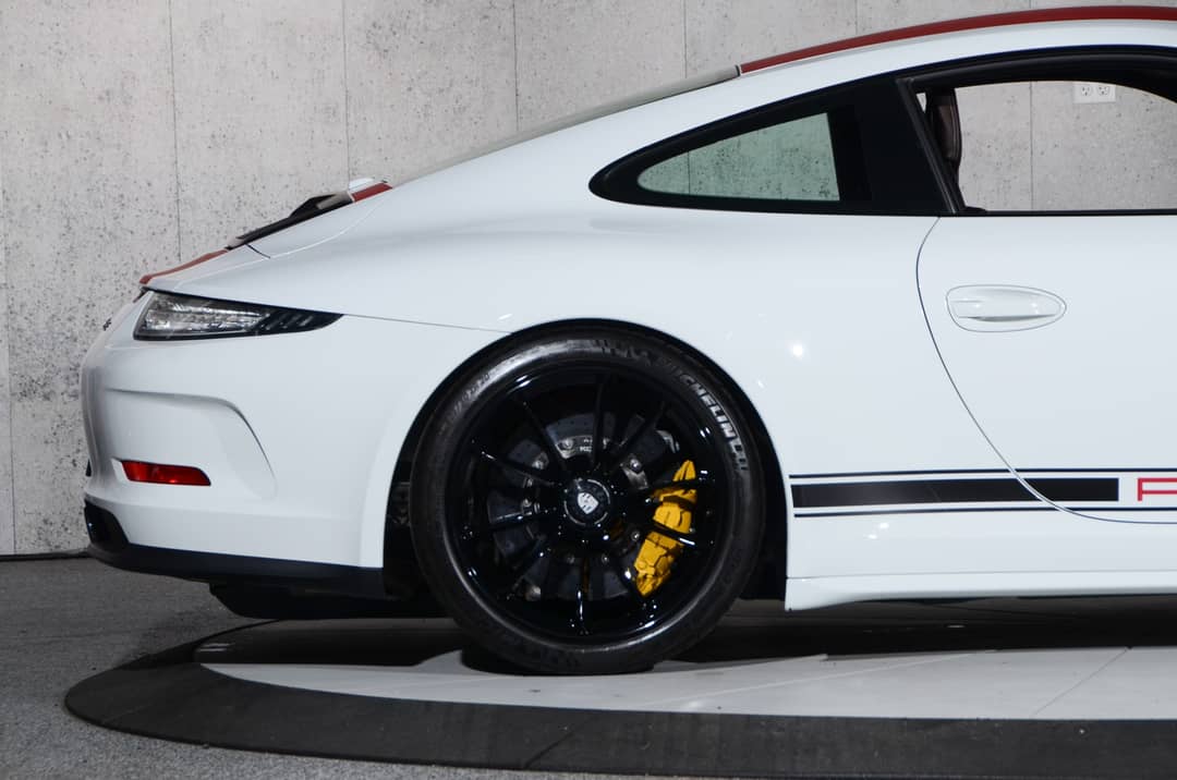 2016 Porsche 911 R — photo 32
