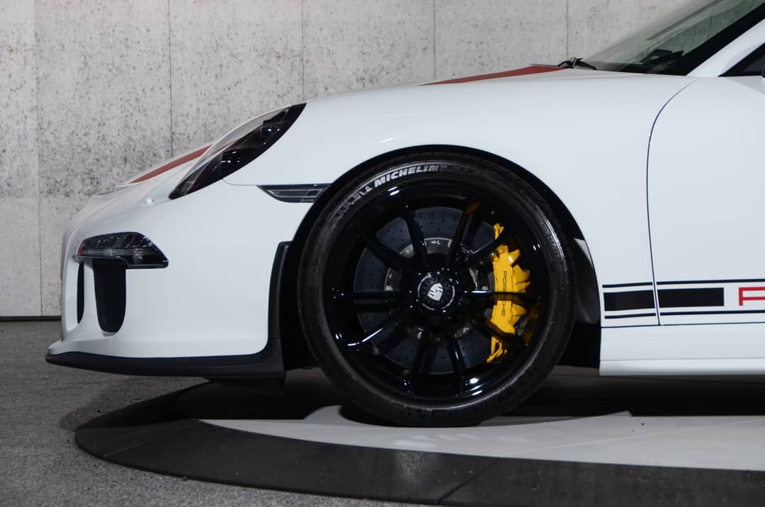 2016 Porsche 911 R — photo 36