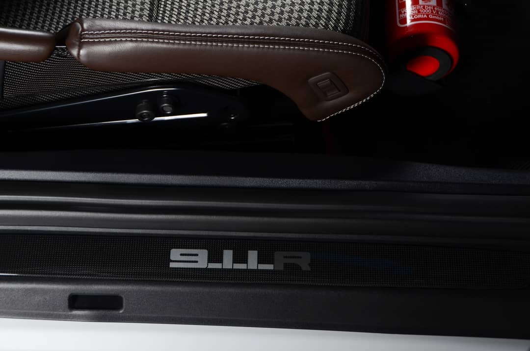2016 Porsche 911 R — photo 61