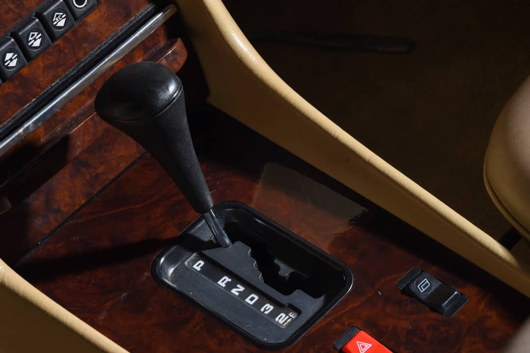1987 Mercedes-Benz 560-Class 560 SL — photo 18